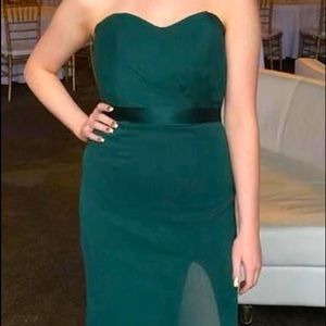Forest green sleeveless floor-length Prom Dress.